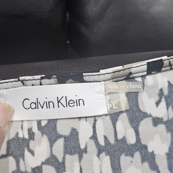 Calvin Klein - Picture 6 of 6